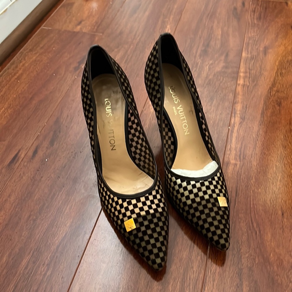 Louis Vuitton pump